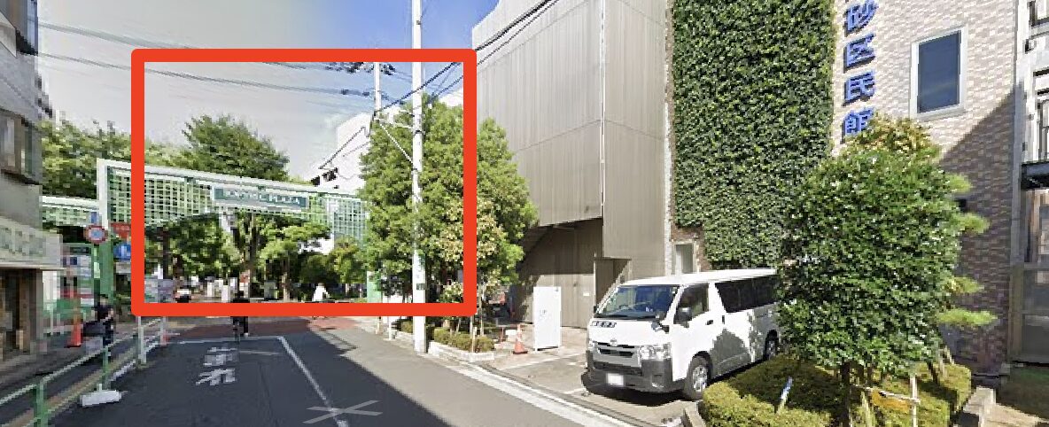 サンクチュアリゴルフが入っているイオン南砂が見えてくる