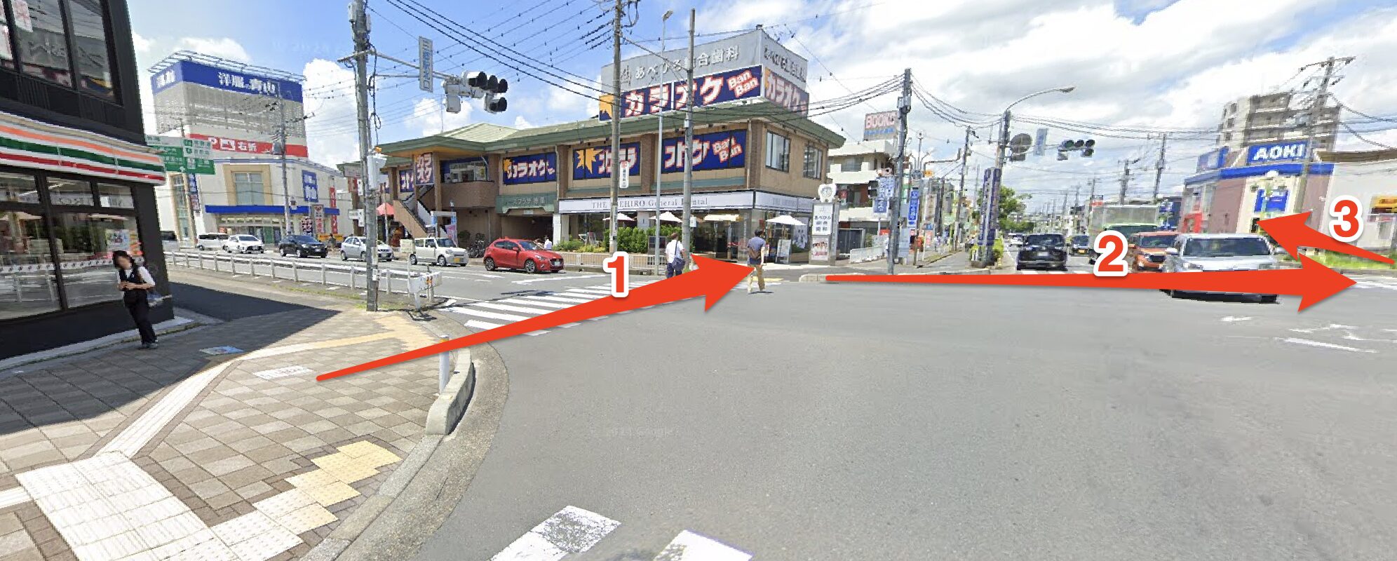 セブンイレブン前の横断歩道を渡り左折