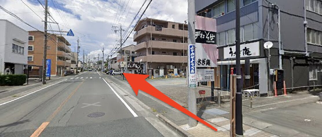 うさぎ庵を右に見て直進