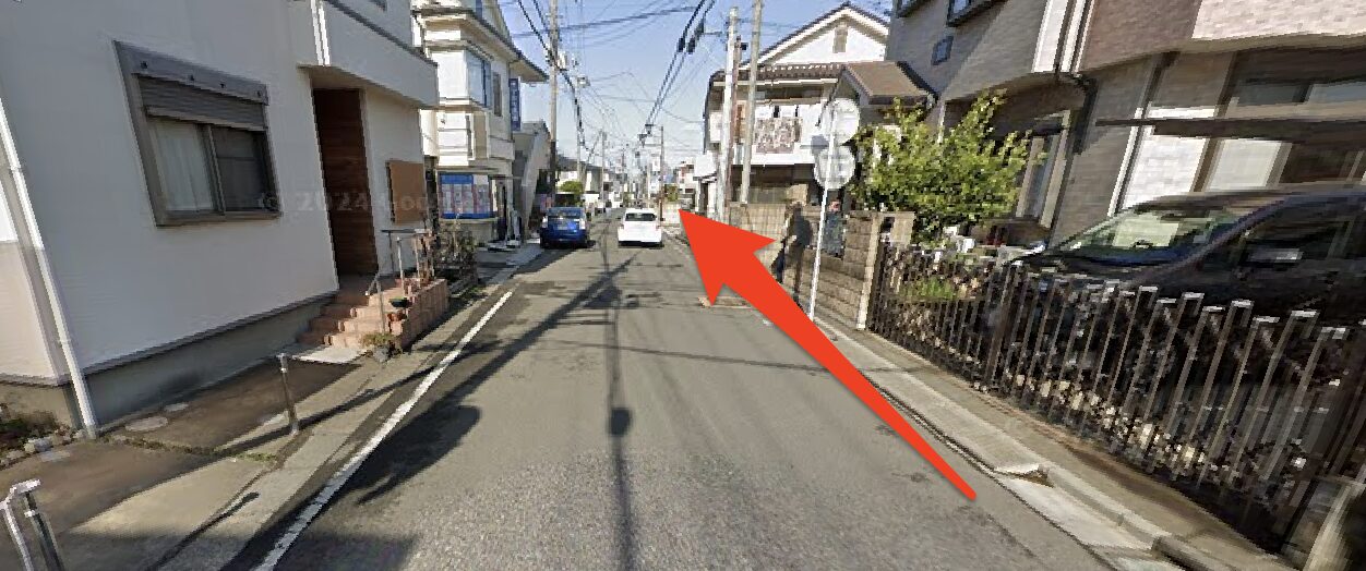 さらに直進する