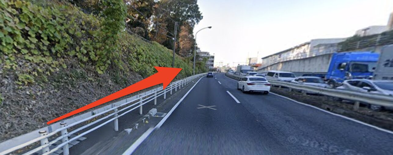 国道16号線を直進