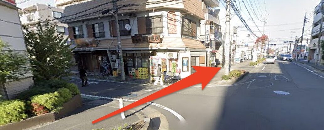 さらに直進