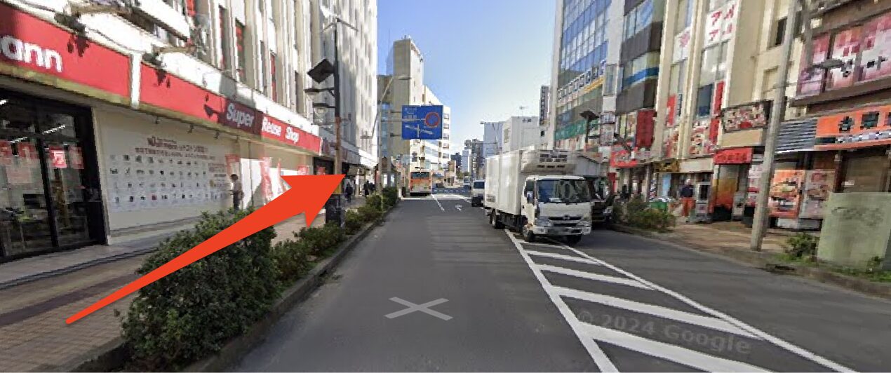 県道602号線沿いを直進