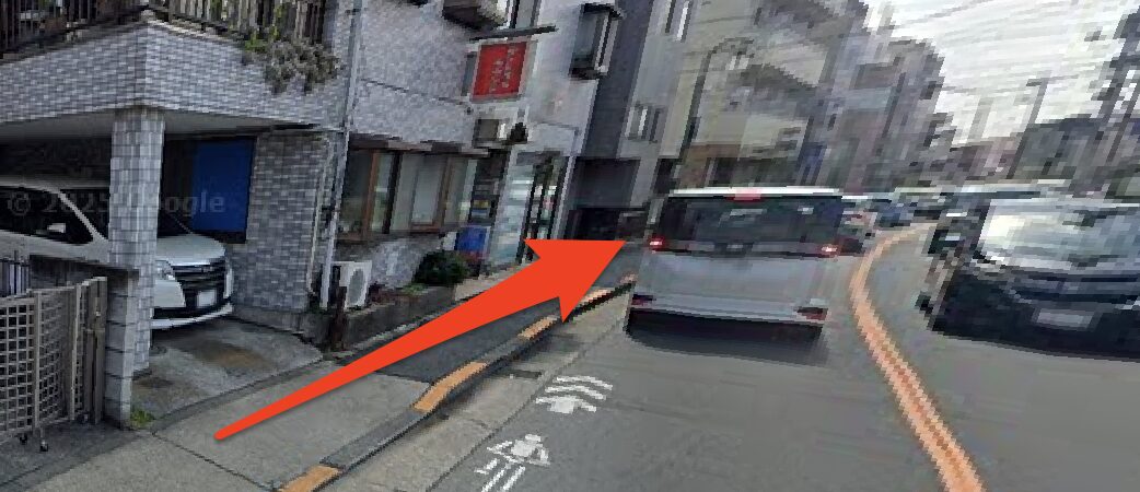そのまま直進