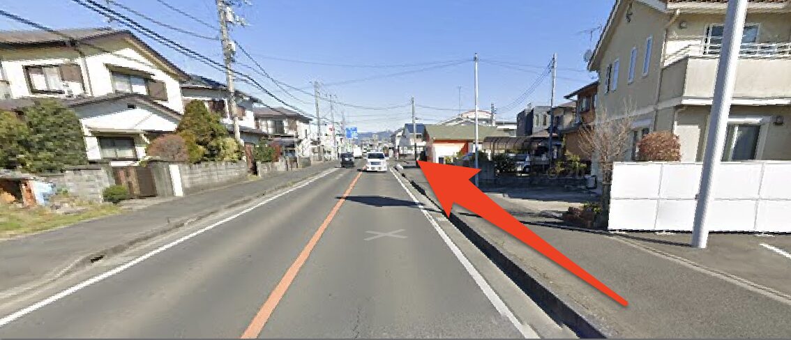 県道720号線沿いをさらに直進