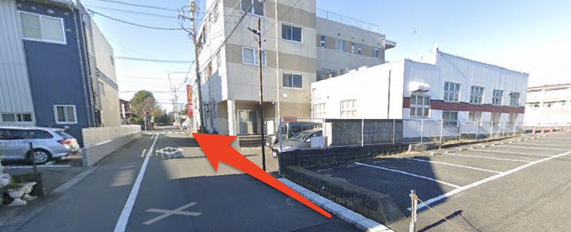 さらに直進