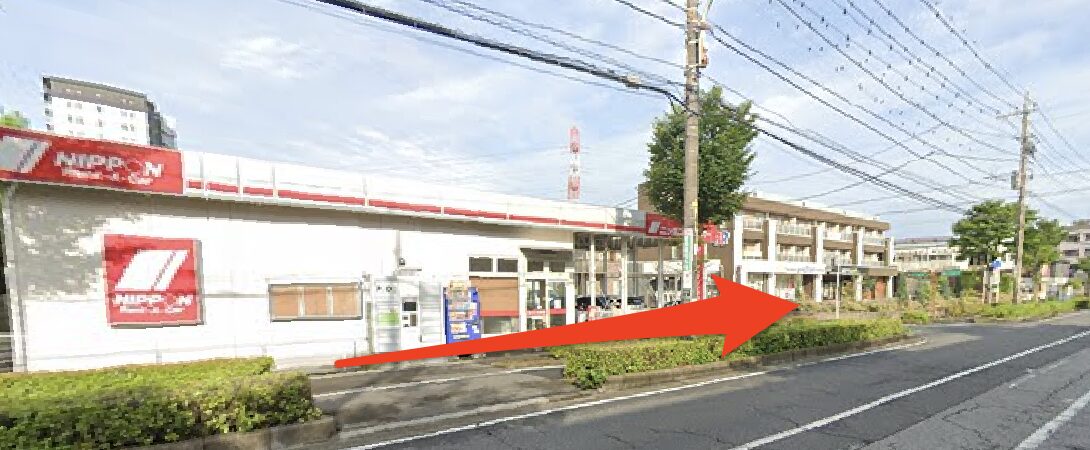 日本レンタカーを左に見て直進