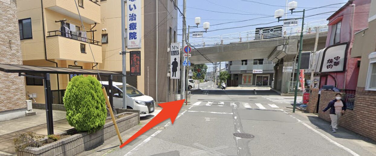 さらに直進